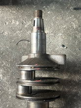 Lade das Bild in den Galerie-Viewer, 150 - 200 hp Yamaha CRANKSHAFT 6G5-11411-00-00 two stroke 1984-1989 some 220 225 hp
