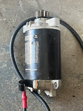 Lade das Bild in den Galerie-Viewer, 175 150 135 115 hp Ficht Evinrude STARTER MOTOR 0586287 two stroke 2000-2005 compatibility with some other hps
