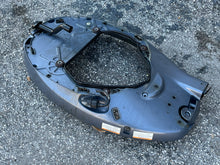 Lade das Bild in den Galerie-Viewer, vf 90 hp Yamaha BOTTOM COWLING 6FP-42710-01-8D four stroke 2017-2024
