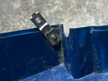 Load image into Gallery viewer, 2.5 hp Nissan Tohatsu ENGINE COVER right strbd 314670032 314670031 N14670032 3C2670030 314S670035 two stroke 2002
