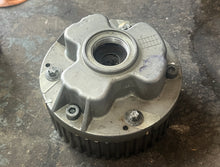 Lade das Bild in den Galerie-Viewer, f 250 hp Yamaha PULLEY ASSY 6P2-12645-00-00 Four Stroke 2005
