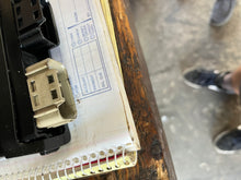 Cargar imagen en el visor de la galería, sold dec5-2025——DF 200 hp Suzuki ECU Control Unit 33920-96L21 f8t55372 Four Stroke 2016-2018 super# 33920-96L60 96L20 96L80 96LE0 96LS0 96LO0
