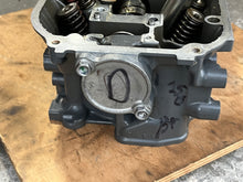 Cargar imagen en el visor de la galería, BF 250 225 200 Honda CYLINDER HEAD 12210-ZVL-000ZA four stroke 2007 up, off D Motor but heads same as A
