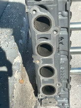 Cargar imagen en el visor de la galería, BF 150 hp Honda CYLINDER HEAD 06122-ZY6-040ZA four stroke 2007-up
