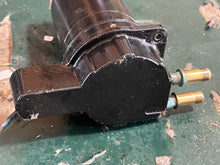 Lade das Bild in den Galerie-Viewer, 75 - 175 hp Evinrude E-tec vst CHAMBER BOTTOM 5004428 two stroke 1998-2005 some Ficht motors some 40-300 hp compatibility
