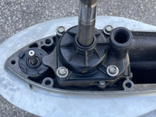 Cargar imagen en el visor de la galería, BF 225 200 hp Honda 20" LOWER UNIT 06411-ZY3-060ZA COARSE SPLINED SHIFTER gear case assy Four Stroke 2002-2005

