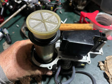 Load image into Gallery viewer, 250 225 200hp Yamaha OX66 VST FLOAT CHAMBER W TOP 66K-14980-00-00 &amp; FUEL PUMP 67H-13907-00-00 Two Stroke v6 1999-2003
