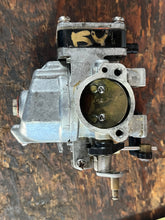 Cargar imagen en el visor de la galería, sold local nov25-2025——15 HP Yamaha CARBURETOR Assy 1 6E7-14301-74-00 with FUEL PUMP two stroke 1984
