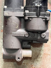 Cargar imagen en el visor de la galería, 50 40 hp Tohatsu Nissan POWER TRIM &amp; TILT 3Z5S771500 two stroke 2002-2012

