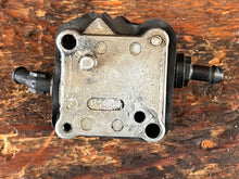 Load image into Gallery viewer, 115 - 200 hp Mercury MECHANICAL FUEL PUMP 14360T75 98766-c1 OPTIMAX two stroke some 150-225 EFI
