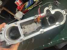 Lade das Bild in den Galerie-Viewer, 250 hp Mercury OPTIMAX vst float chamber BOWL KIT 889324T03 two stroke some compatibility 75-250 hp

