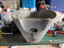 Cargar imagen en el visor de la galería, held for customer f 50 hp Yamaha APRON bottom cowling l 62Y-42741-00-4D Four Stroke 1995-2005
