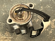 Lade das Bild in den Galerie-Viewer, 30 25 15 hp Evinrude E-tec FUEL INJECTOR 5010220 5004428 353748 two stroke 2017 AA AB AF
