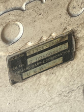 Lade das Bild in den Galerie-Viewer, 150 hp Evinrude 25” MIDSECTION SWIVEL 0434724 0435006 STEERING ARM 0436983 HOUSING 0340731 0338664 stern BRACKETS 0335489 0335416 two stroke E150EXERV 1994
