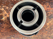 Cargar imagen en el visor de la galería, 90 - 225 hp Johnson Evinrude PROP BEARING CARRIER 5000363 lower unit Two Stroke v4 v6
