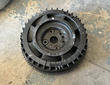 Lade das Bild in den Galerie-Viewer, 175 150 135 115 hp Ficht Evinrude FLYWHEEL 3010734 0586526 two stroke 2000-2005
