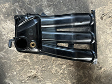 Lade das Bild in den Galerie-Viewer, 40 30 hp Mercury EFI INTAKE MANIFOLD 878139T01 8M0029463 four stroke 2005
