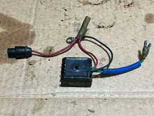 Lade das Bild in den Galerie-Viewer, 9.9 15 25 30 40 hp Yamaha 664-81970-61-00 voltage RECTIFIER special adaptor two stroke 1984-1993
