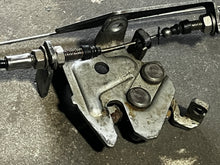 Load image into Gallery viewer, 115 hp Yamaha BOTTOM COWLING STAY 6R3-42811-01-00 6R3-42811-10-00 WIRE COMPLETE 6N7-42850-10-00 6N7-42850-20-00 two stroke 1994-2009 some 130 150 175 200 225 250 hp compatibility
