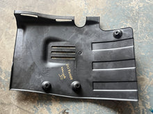 Lade das Bild in den Galerie-Viewer, 115 90 hp Mercury Optimax COIL ELECTRICAL COVER 880192T01 8M0009366 Two Stroke 3 Cylinder DFI 2008
