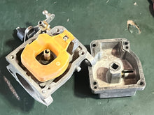 Load image into Gallery viewer, 50 40 hp Mercury CARBURETOR SET 823799T34 823799T35 823799T36 wme 93-1a 93-2a 93-3a 3 Cylinder Two Stroke 2005 Electric
