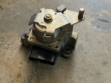 Lade das Bild in den Galerie-Viewer, f 250 hp Yamaha CONTROL SENSOR ASSY 6P2-8A410-01-00 6P2-02 6P2-8A410-00-00 four stroke 2005-2018
