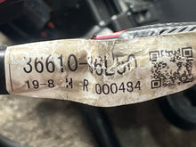 Lade das Bild in den Galerie-Viewer, DF 175 hp Suzuki engine WIRING HARNESS 36610-96L50 four stroke 2019-2021
