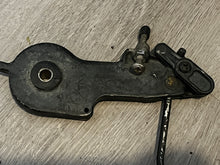Load image into Gallery viewer, 135 150 175 200 hp Mercury THROTTLE LEVER 41022 41095T 410952 CONTROL ROD 814929 CAM 815539T two stroke 1992-1996
