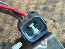 Cargar imagen en el visor de la galería, f 60 hp Yamaha 63P-82310-01-00 IGNITION COIL oem 50 - 150 hp 2015
