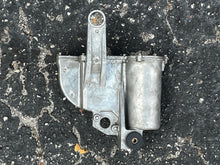 Cargar imagen en el visor de la galería, 150 - 300 hp Yamaha HPDI vst FLOAT CHAMBER BODY 60V-14980-00-00 66K-14980-00-00 two stroke 1999-2009
