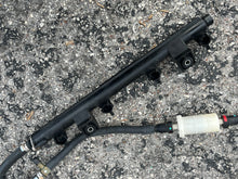 Lade das Bild in den Galerie-Viewer, 115 hp Mercury FUEL RAIL 898103T97 four stroke EFI
