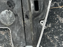 Lade das Bild in den Galerie-Viewer, LOCAL PICK UP ONLY: 200 - 300 hp Evinrude E-tec LOWER SIDE COVER starboard 25” 5005206 0350881 Two Stroke
