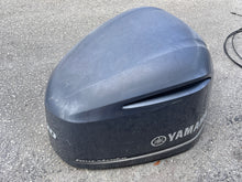 Lade das Bild in den Galerie-Viewer, f 300 hp Yamaha TOP COWLING engine cover 6CE-42610-00-00 6BJ-42610-10-8D 6BJ-42610-20-8D 6BJ-42610-21-8D four stroke 2007-15
