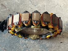 Lade das Bild in den Galerie-Viewer, 175 150 135 115 hp Ficht Evinrude STATOR 0586514 two stroke 2000-2006
