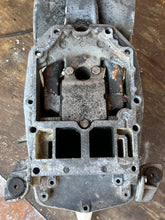 Load image into Gallery viewer, 140 125 120 hp Johnson Evinrude 20” MIDSECTION with EXHAUST HOUSING 0397861 ADAPTOR 0398694 SWIVEL BRACKET 0432708 STEERING ARM 0392519 two stroke 1988
