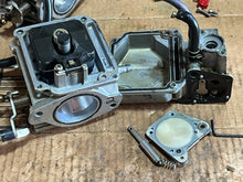 Lade das Bild in den Galerie-Viewer, sold ebay may2024—— 90 hp Yamaha CARBURETOR SET 6H130 two stroke 2005-2009 linkage 6H1-14301-30-00 6H1-14302-30-00 6H1-14303-30-00
