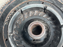 Lade das Bild in den Galerie-Viewer, 225 200 hp Johnson Evinrude FLYWHEEL 0583970 two stroke v6

