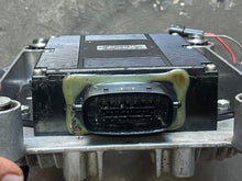 Load image into Gallery viewer, 150 175 200 HP Yamaha 68F-8591B-00-00 INJECTOR DRIVER hpdi, 2000-2003, 68F-85142-00-94 BRACKET, 6 coils - 68F-82310-01-00 Two Stroke
