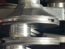 Lade das Bild in den Galerie-Viewer, 150 175 200 hp Yamaha HPDI CRANKSHAFT 68F-11411-00-00 two stroke 2000-01
