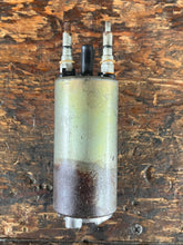 Cargar imagen en el visor de la galería, 225 250 Hp Yamaha VST FUEL PUMP 65L-13907-00-00 TWO stroke 1999-2005 can work in place of 67H-13907-00-00 66K-13907-00-00 150-250 hp, crossover Mercury 808505T 808505T01

