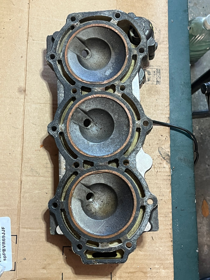 DT 150 200 hp Suzuki cylinder head Super Six V6 CYLINDER HEAD COVER left & right TWO STROKE