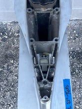 Cargar imagen en el visor de la galería, BF 225 200 hp Honda 25" LOWER UNIT 06411-ZY3-627ZA COARSE SPLINED SHIFTER gear case assy Four Stroke 2002-2005
