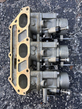 Cargar imagen en el visor de la galería, f 225 200 hp Yamaha strbd THROTTLE BODY 1 69J-13750-02-00 69J-13751-00-00 2002-2008 Four Stroke OEM
