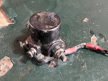 Load image into Gallery viewer, 70 hp Johnson Evinrude STARTER SOLENOID 586180 0582708 two stroke 1994 compatibility 35-140 hp
