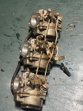 Load image into Gallery viewer, cleaned and relisted july2025—-70 hp Johnson Evinrude 313355 d2 d1 CARBURETOR w linkages, choke solenoid &amp; plunger TWO STROKE oem 0393546 0393547 CARBURETOR with linkages two stroke 1978-88
