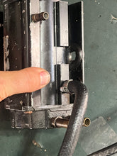 Lade das Bild in den Galerie-Viewer, 175 150 135 115 hp Ficht Evinrude vst VAPOR SEPARATOR FUEL PUMP 5004428 two stroke 2001-2005 compatible with some other horsepowers
