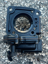 Lade das Bild in den Galerie-Viewer, 140 120 125 hp Evinrude Johnson v4 CARBURETOR 0432902 FLOAT CHAMBER 0398701 BODY 0432513 two stroke looper 1988-1990
