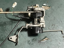 Lade das Bild in den Galerie-Viewer, DF 30 25 hp Suzuki SHIFT ROD (S &amp; L) 25111-94L00 CLUTCH SHAFT LEVER 21210-94L00 ROD 23211-94L00 HOLDER 21151-94L00 four stroke 2018
