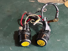 Cargar imagen en el visor de la galería, 2 Hitachi MS5C-351 RELAYS 12 volt SOLENOIDS two stroke outboard
