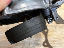 Load image into Gallery viewer, 60 hp Johnson Evinrude CARBURETOR ASSY 0437089 0437087 0439453 Two Stroke 1995 94-97 J60TLEOC, molding numbers 340167 338069 330503 - compatible 50 hp
